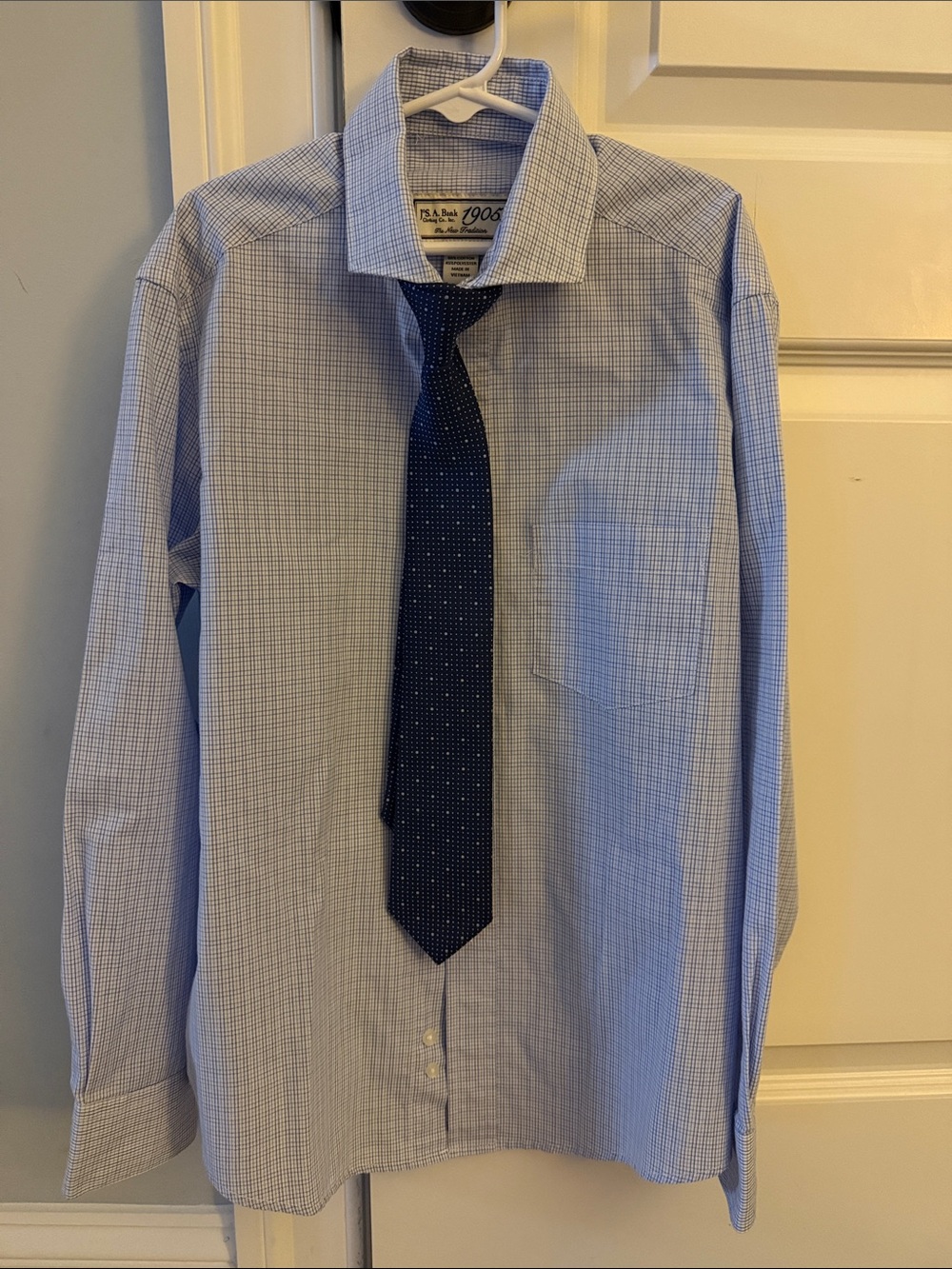 Boys Jos A Bank Dress shirt and clip tie, size 12